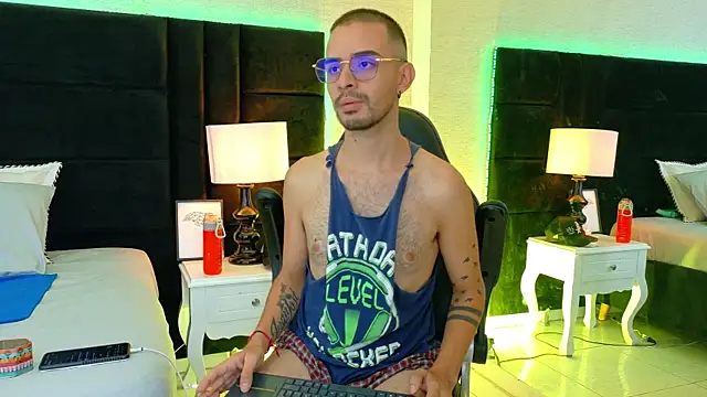 Snapshot of HairyDiamond_ chatting on 09-22-25, 03:34 HairyDiamond  online show from 09-22-25, 03:34