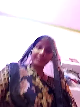 Snapshot of Sharma_pooja chatting on 09-26-25, 05:42 Sharma pooja online show from 09-26-25, 05:42