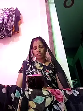 Snapshot of Sharma_pooja chatting on 09-25-25, 05:08 Sharma pooja online show from 09-25-25, 05:08