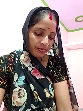 Snapshot of Sharma_pooja chatting on 09-22-25, 04:18 Sharma pooja online show from 09-22-25, 04:18