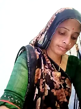 Snapshot of Sharma_pooja chatting on 10-01-25, 04:22 Sharma pooja online show from 10-01-25, 04:22