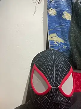 Snapshot of Danimiles chatting on 12-17-25, 09:25 Danimiles online show from 12-17-25, 09:25