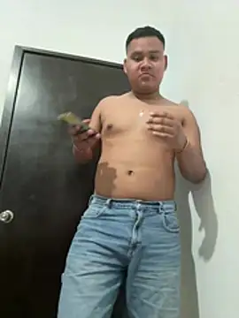 Snapshot of Danimiles chatting on 02-23-26, 05:09 Danimiles online show from 02-23-26, 05:09