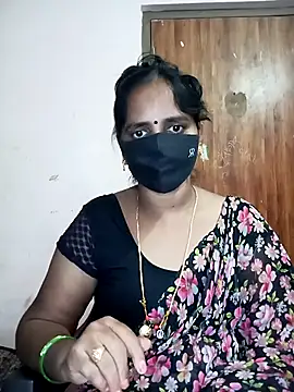 Snapshot of Mee_harini-telugupilla chatting on 10-11-25, 02:45 Mee harini-telugupilla online show from 10-11-25, 02:45