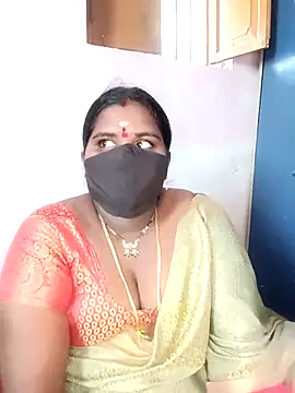 Snapshot of chubby_babitha-telugu chatting on 10-17-25, 04:27 chubby babitha-telugu online show from 10-17-25, 04:27