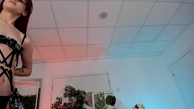 Snapshot of Sima_Wendy chatting on 09-15-25, 06:25 Sima Wendy online show from 09-15-25, 06:25