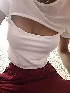 Snapshot of Aidakhan1212 chatting on 10-31-25, 12:07 Aidakhan1212 online show from 10-31-25, 12:07