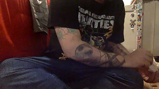 Snapshot of edger4lif3 chatting on 09-11-25, 12:43 edger4lif3 online show from 09-11-25, 12:43