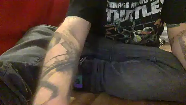 Snapshot of edger4lif3 chatting on 10-05-25, 05:58 edger4lif3 online show from 10-05-25, 05:58