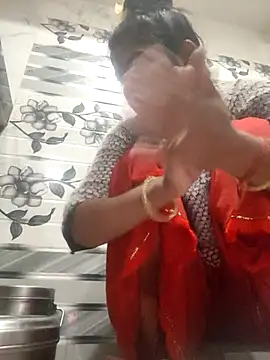 Snapshot of LUCKY_cut chatting on 02-21-26, 02:02 LUCKY cut online show from 02-21-26, 02:02