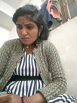 Snapshot of LUCKY_cut chatting on 02-10-26, 06:34 LUCKY cut online show from 02-10-26, 06:34