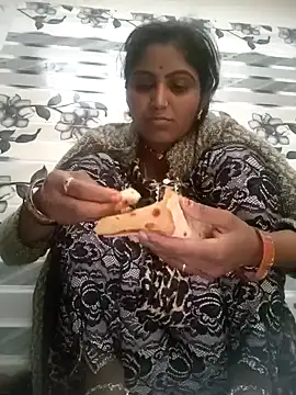 Snapshot of LUCKY_cut chatting on 01-19-26, 06:17 LUCKY cut online show from 01-19-26, 06:17