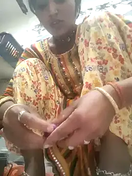 Snapshot of LUCKY_cut chatting on 02-15-26, 03:40 LUCKY cut online show from 02-15-26, 03:40