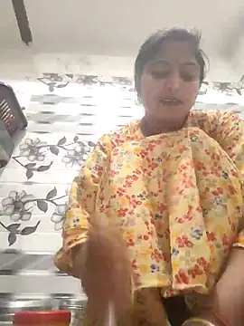 Snapshot of LUCKY_cut chatting on 02-16-26, 02:21 LUCKY cut online show from 02-16-26, 02:21