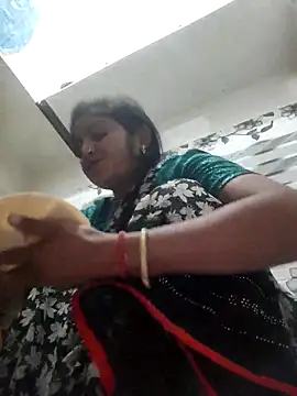 Snapshot of LUCKY_cut chatting on 02-14-26, 02:28 LUCKY cut online show from 02-14-26, 02:28