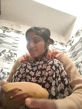 Snapshot of LUCKY_cut chatting on 02-08-26, 03:59 LUCKY cut online show from 02-08-26, 03:59