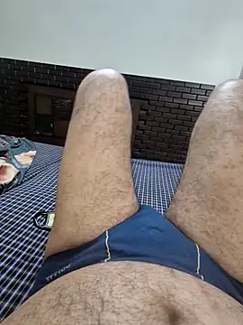 Snapshot of kkkk1882 chatting on 10-21-25, 05:01 kkkk1882 online show from 10-21-25, 05:01