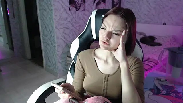 Kitti study online show from 09-18-25, 03:26