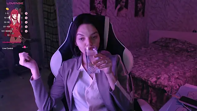 Kitti study online show from 10-03-25, 06:59