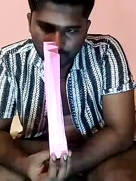 Snapshot of milkyseduce chatting on 09-23-25, 08:05 milkyseduce online show from 09-23-25, 08:05