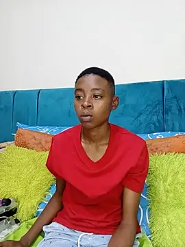 Snapshot of SweetSlenderChoc chatting on 06-05-26, 12:04 SweetSlenderChoc online show from 06-05-26, 12:04