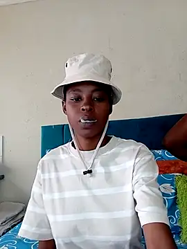 SweetSlenderChoc online show from 05-14-26, 01:30
