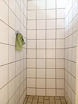 SweetSlenderChoc online show from 04-08-26, 07:43