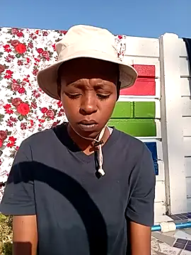 SweetSlenderChoc online show from 04-10-26, 02:02