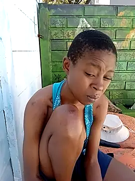 SweetSlenderChoc online show from 04-18-26, 11:01