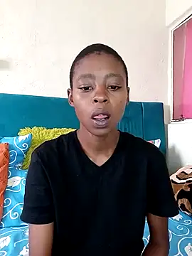 SweetSlenderChoc online show from 04-12-26, 11:13