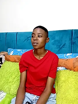 Snapshot of SweetSlenderChoc chatting on 06-06-26, 12:05 SweetSlenderChoc online show from 06-06-26, 12:05