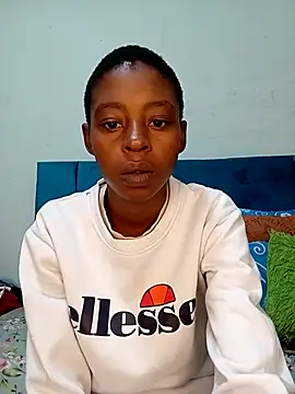 SweetSlenderChoc online show from 05-06-26, 04:44