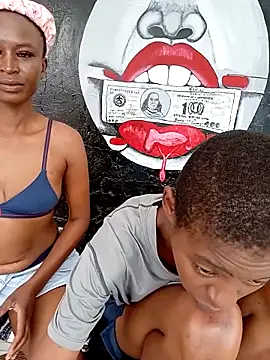 SweetSlenderChoc online show from 04-11-26, 09:13