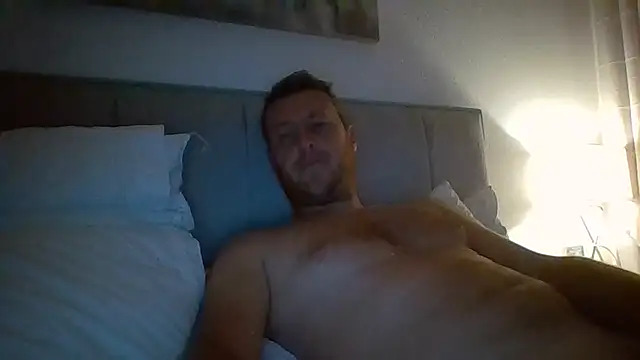 Londonlad818 online show from 05-29-26, 08:48