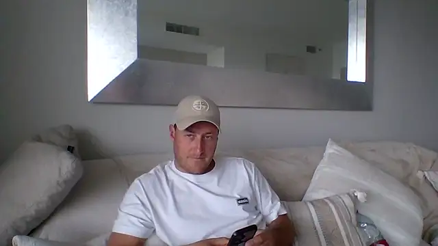 Londonlad818 online show from 04-10-26, 04:47