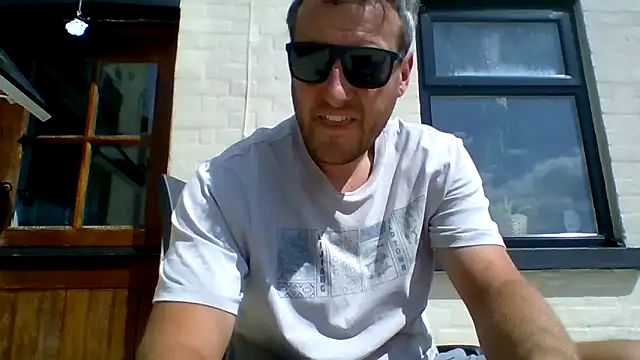 Londonlad818 online show from 06-16-26, 02:28