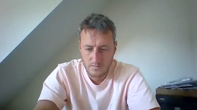 Londonlad818 online show from 08-05-26, 11:48
