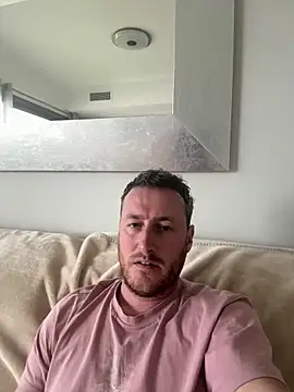 Londonlad818 online show from 03-10-26, 02:54