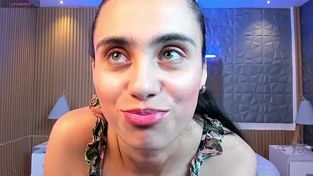 sofiapalacioss online show from 09-30-25, 07:20