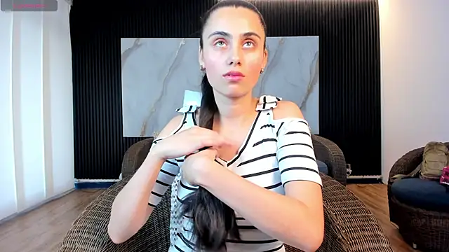 sofiapalacioss online show from 09-19-25, 07:51