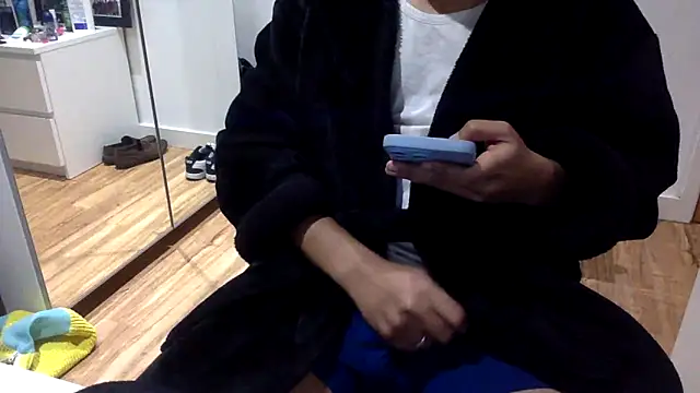 Snapshot of Whatevrr chatting on 10-20-25, 10:54 Whatevrr online show from 10-20-25, 10:54