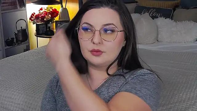 Mia Swano online show from 11-23-25, 10:42