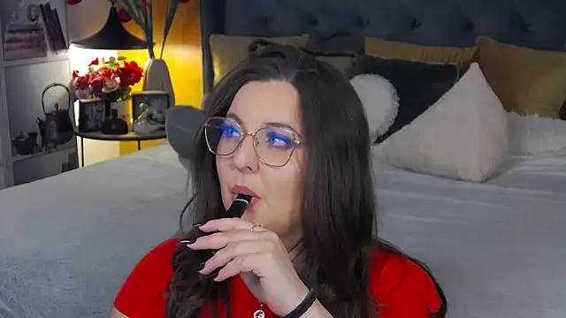 Mia Swano online show from 11-30-25, 08:20