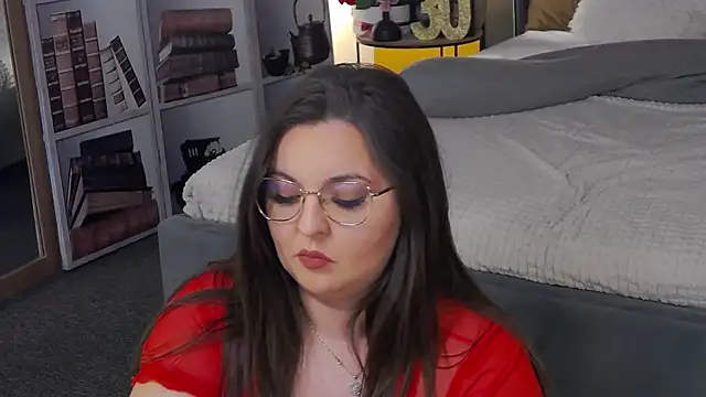 Mia Swano online show from 12-22-25, 12:33