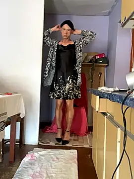 Snapshot of vikinylon chatting on 09-26-25, 10:33 vikinylon online show from 09-26-25, 10:33