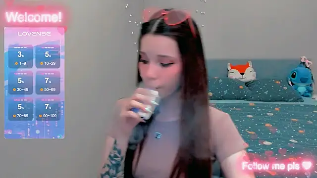 Kitten Alissa online show from 12-22-25, 05:46