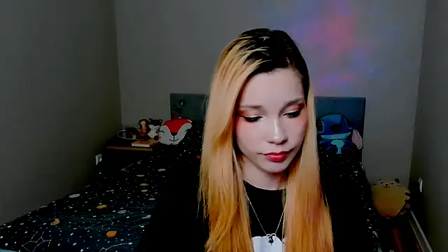 Snapshot of Kitten_Alissa chatting on 10-01-25, 05:17 Kitten Alissa online show from 10-01-25, 05:17