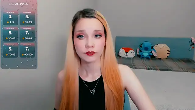 Snapshot of Kitten_Alissa chatting on 10-15-25, 07:00 Kitten Alissa online show from 10-15-25, 07:00