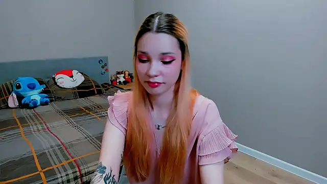 Snapshot of Kitten_Alissa chatting on 10-07-25, 06:42 Kitten Alissa online show from 10-07-25, 06:42
