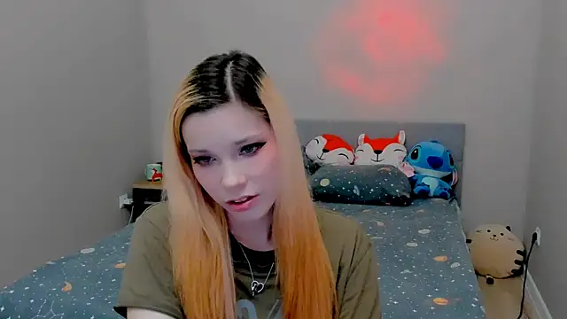 Snapshot of Kitten_Alissa chatting on 10-03-25, 07:48 Kitten Alissa online show from 10-03-25, 07:48